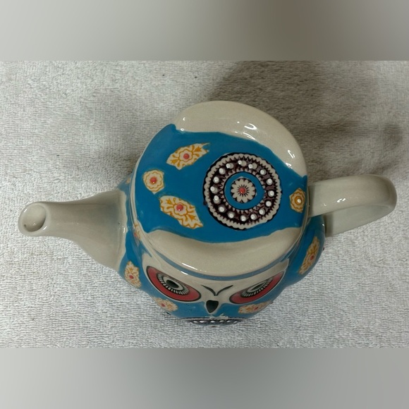 Vintage Ceramic Owl Teapot Hand Painted and Enamled Pottery Tea Pot by Royal - Picture 5 of 10
